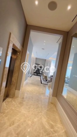 Rumah Elit Modern Tanpa Renovasi di Tangerang Kota Tangerang Rumah Elit Modern Tanpa Renovasi di Tangerang Kota Tangerang