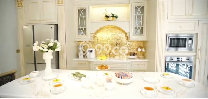 Rumah Luxury Modern Tanpa Renovasi di Kemanggisan Jakarta Barat Rumah Luxury Modern Tanpa Renovasi di Kemanggisan Jakarta Barat