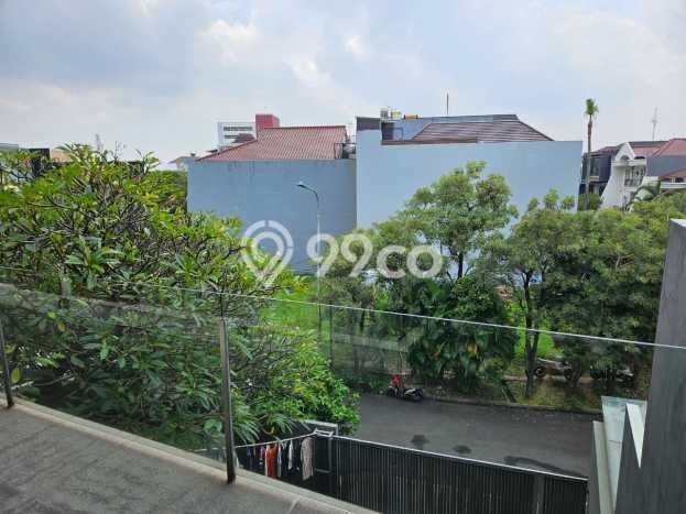 Dijual Rumah Luas Elegan Dengan View Cantik di Puri Indah, Jakarta Barat Dijual Rumah Luas Elegan Dengan View Cantik di Puri Indah, Jakarta Barat