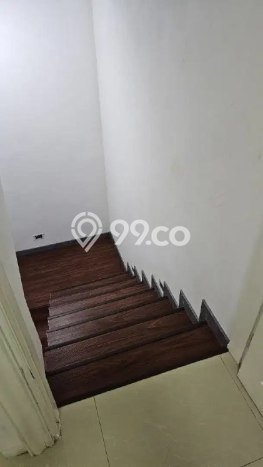 LISTING BARU! Rumah Strategis area Surabaya Kota, LT 90m2m² Bangunan 110m2m² LISTING BARU! Rumah Strategis area Surabaya Kota, LT 90m2m² Bangunan 110m2m²