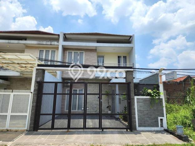Dijual Cepat Rumah Favorit Siap Huni LB 200m2 di Wiyung, Surabaya Dijual Cepat Rumah Favorit Siap Huni LB 200m2 di Wiyung, Surabaya