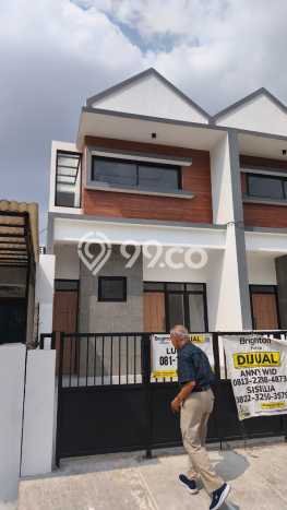 Jual Rumah Strategis Bagus Punya 3 KT di Tenggilis Mejoyo Surabaya SHM Jual Rumah Strategis Bagus Punya 3 KT di Tenggilis Mejoyo Surabaya SHM