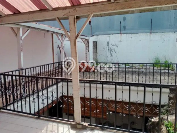 Rumah di kertajaya, Surabaya, LT 501m2m² LB 501m2m² Rumah di kertajaya, Surabaya, LT 501m2m² LB 501m2m²