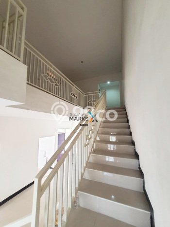 Hunian Cantik Minimalis Lb 155m2 di Rungkut, Surabaya Hunian Cantik Minimalis Lb 155m2 di Rungkut, Surabaya