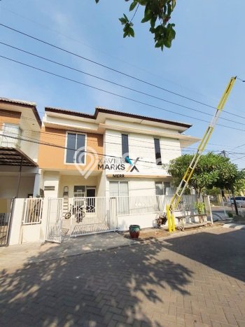 Hunian Cantik Minimalis Lb 155m2 di Rungkut, Surabaya Hunian Cantik Minimalis Lb 155m2 di Rungkut, Surabaya