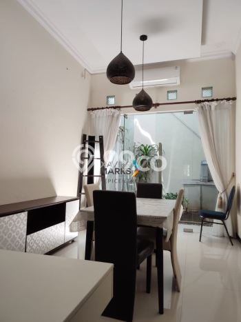 Lokasi strategis! Rumah siap pakai disewakan di Sukolilo LB 169m2 Lokasi strategis! Rumah siap pakai disewakan di Sukolilo LB 169m2