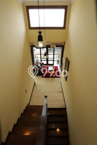 Rumah Strategis 3 KT LT 281m2m² di Ciumbuleuit, Bandung Rumah Strategis 3 KT LT 281m2m² di Ciumbuleuit, Bandung