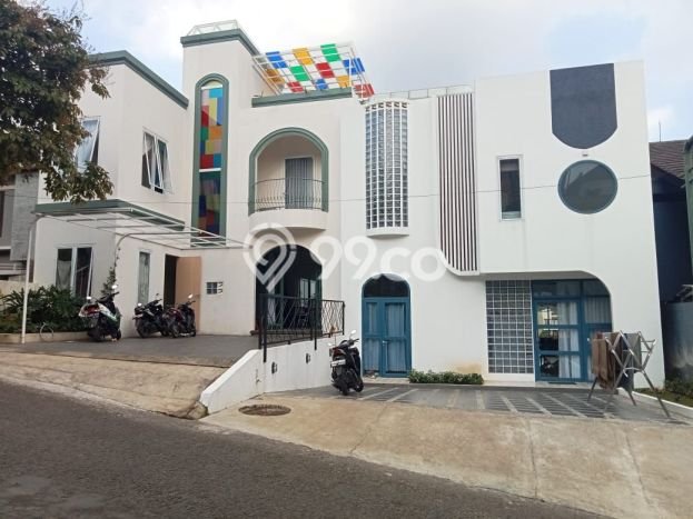 Rumah Strategis 4 KT LT 320m² di Dago Pakar, Bandung Rumah Strategis 4 KT LT 320m² di Dago Pakar, Bandung