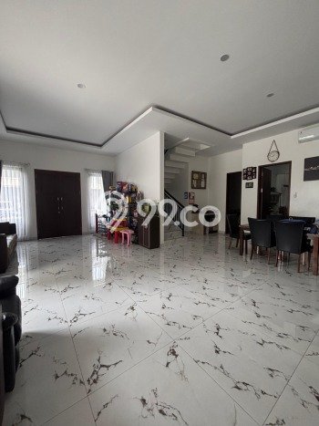 Rumah Mewah LB 240m2 Siap Huni Desain Elegan di BSD, Tangerang Rumah Mewah LB 240m2 Siap Huni Desain Elegan di BSD, Tangerang
