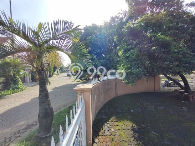 Rumah LT 318m² di Cipondoh, Tangerang - Akses Mudah Rumah LT 318m² di Cipondoh, Tangerang - Akses Mudah