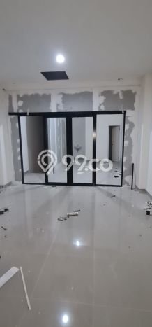 Ruko Siap Pakai di Gading Serpong, Luas 162m², Kawasan Komersial Ruko Siap Pakai di Gading Serpong, Luas 162m², Kawasan Komersial