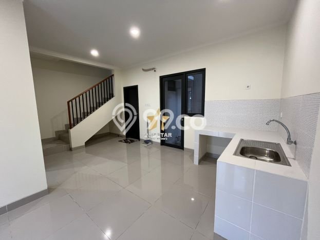 HUNIAN PILIHAN! Rumah kawasan Gading Serpong, 2 KM, Lingkungan Asri, Luas 72m² LB 86m² HUNIAN PILIHAN! Rumah kawasan Gading Serpong, 2 KM, Lingkungan Asri, Luas 72m² LB 86m²