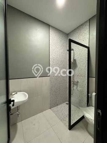 Rumah Elit Modern Siap Huni di BSD Tangerang Rumah Elit Modern Siap Huni di BSD Tangerang