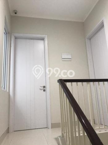 Rumah Modern 3 KT di BSD Tangerang Semi Furnished Rumah Modern 3 KT di BSD Tangerang Semi Furnished