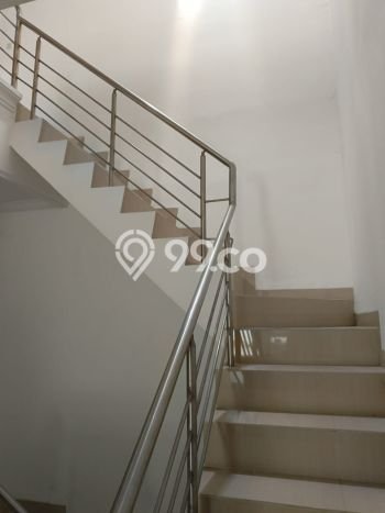 LOKASI STRATEGIS! Ruko Kawasan , Luas 240m2m², Potensi Tinggi LOKASI STRATEGIS! Ruko Kawasan , Luas 240m2m², Potensi Tinggi