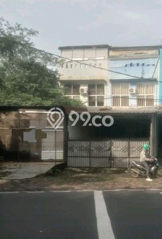 Ruko Disewa di Jakarta Barat dengan LB 150m2 Area Komersial Ramai Ruko Disewa di Jakarta Barat dengan LB 150m2 Area Komersial Ramai