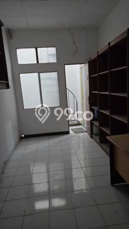 Unit Komersial Disewakan di Jakarta Barat Area Strategis Harga Kompetitif Unit Komersial Disewakan di Jakarta Barat Area Strategis Harga Kompetitif