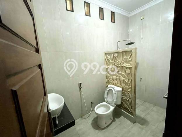 Hunian Mewah Dijual LT 240m2 di Cinere, Depok Hunian Mewah Dijual LT 240m2 di Cinere, Depok