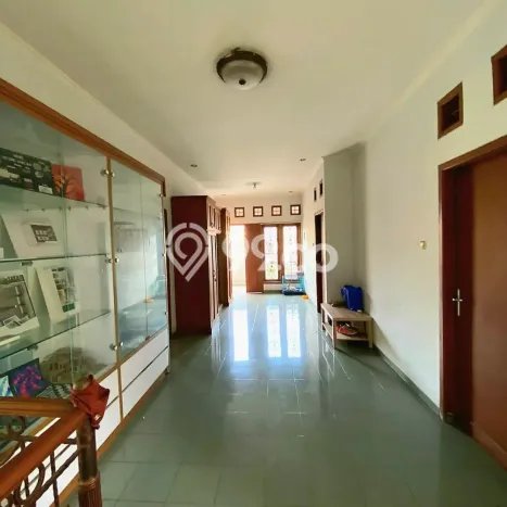 Dijual Hunian Rumah Terawat 5 KT di Studio Alam, Depok Dijual Hunian Rumah Terawat 5 KT di Studio Alam, Depok