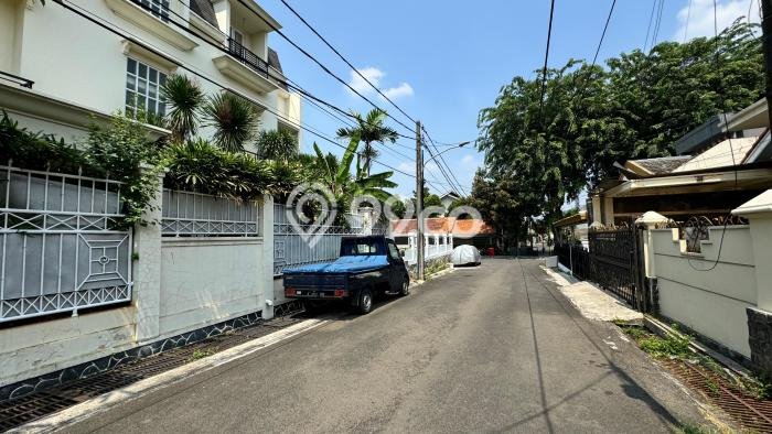 Rumah PREMIUM! di Tebet, Jakarta Selatan, LT 424m² Bangunan 636m², BISA KPR Rumah PREMIUM! di Tebet, Jakarta Selatan, LT 424m² Bangunan 636m², BISA KPR
