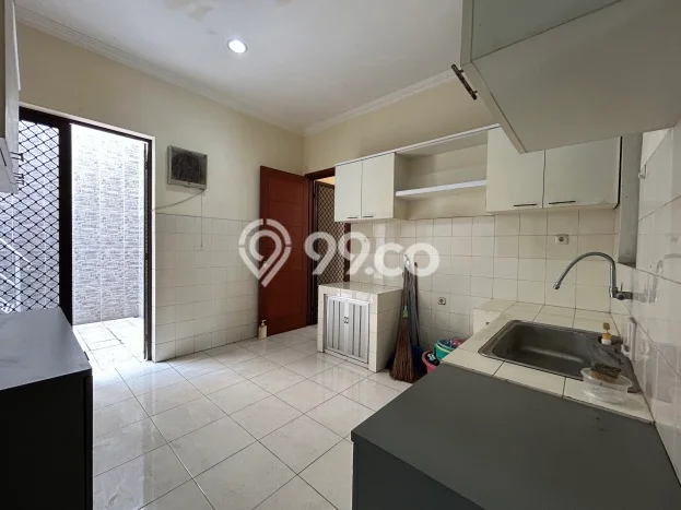 Rumah Mewah LB 400m2 Siap Huni Desain Elegan di Kalibata, Jakarta Selatan Rumah Mewah LB 400m2 Siap Huni Desain Elegan di Kalibata, Jakarta Selatan