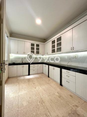 Ready to Use! Luxury House LT 540m2 Desain Modern di Cipinang Ready to Use! Luxury House LT 540m2 Desain Modern di Cipinang