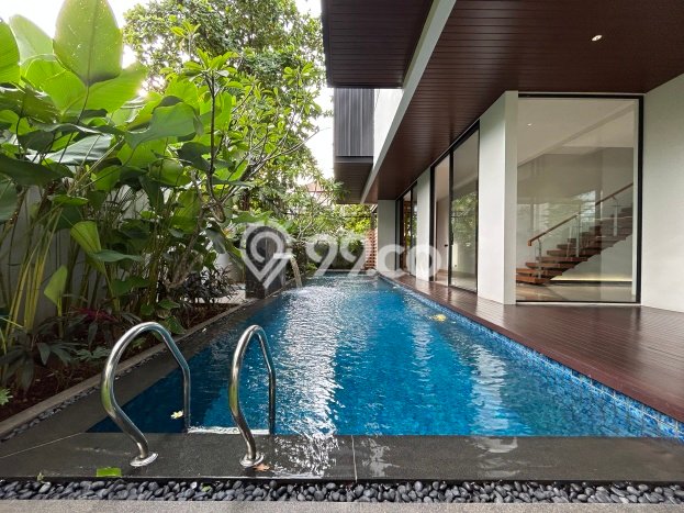 Dijual Rumah Luas Megah Dengan View Eksklusif di Kemang, Jakarta Selatan Dijual Rumah Luas Megah Dengan View Eksklusif di Kemang, Jakarta Selatan