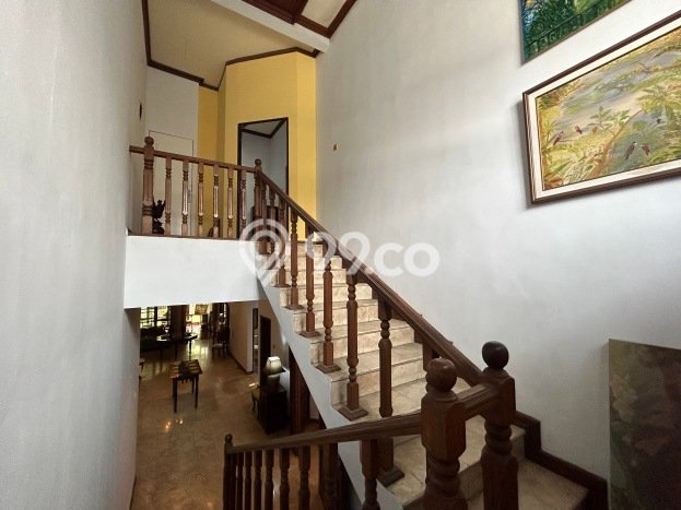 Jual Rumah Mewah Megah Dengan View Eksklusif di Pejaten, Jakarta Selatan Jual Rumah Mewah Megah Dengan View Eksklusif di Pejaten, Jakarta Selatan