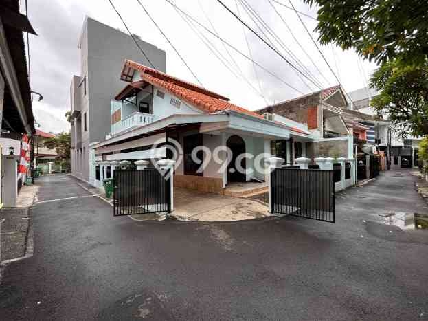 Rumah 4 KT 2 KM di Lokasi Strategis Tebet, Jakarta Selatan Rumah 4 KT 2 KM di Lokasi Strategis Tebet, Jakarta Selatan