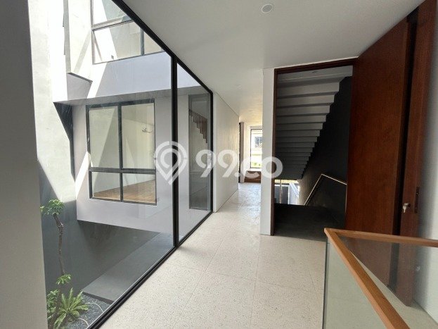 Jual Rumah Mewah Elegan Dengan View Eksklusif di Kemang, Jakarta Selatan Jual Rumah Mewah Elegan Dengan View Eksklusif di Kemang, Jakarta Selatan