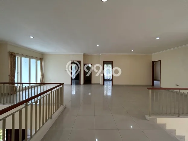 Rumah Mewah LB 400m2 Siap Huni Desain Elegan di Kalibata, Jakarta Selatan Rumah Mewah LB 400m2 Siap Huni Desain Elegan di Kalibata, Jakarta Selatan