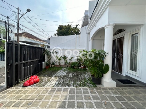 Dijual Rumah Luas Megah Dengan View Cantik di Pejaten, Jakarta Selatan Dijual Rumah Luas Megah Dengan View Cantik di Pejaten, Jakarta Selatan