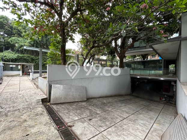 Dijual! Kantor di Kemang Jakarta Selatan LT 1674m2 / LB 1044m2 Kawasan Bisnis Dijual! Kantor di Kemang Jakarta Selatan LT 1674m2 / LB 1044m2 Kawasan Bisnis