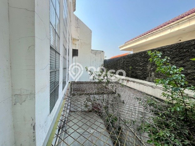 KESEMPATAN EMAS! Rumah area Gudang Peluru, Jakarta Selatan, LT 400m² Bangunan 525m² KESEMPATAN EMAS! Rumah area Gudang Peluru, Jakarta Selatan, LT 400m² Bangunan 525m²