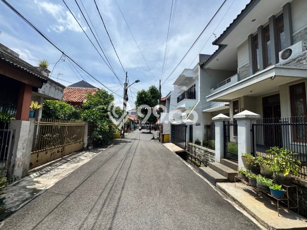 FEATURED! Rumah Asri area , LT 149m2m² Bangunan 260m2m² FEATURED! Rumah Asri area , LT 149m2m² Bangunan 260m2m²