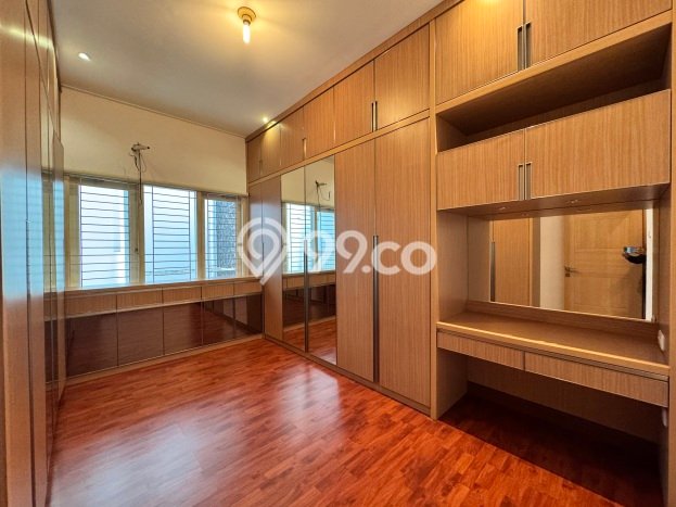 FEATURED! Rumah Asri area , LT 149m2m² Bangunan 260m2m² FEATURED! Rumah Asri area , LT 149m2m² Bangunan 260m2m²