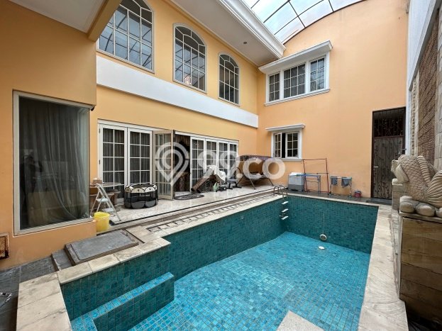 Dijual Rumah Luas Megah Dengan View Eksklusif di Mega Kuningan, Jakarta Selatan Dijual Rumah Luas Megah Dengan View Eksklusif di Mega Kuningan, Jakarta Selatan