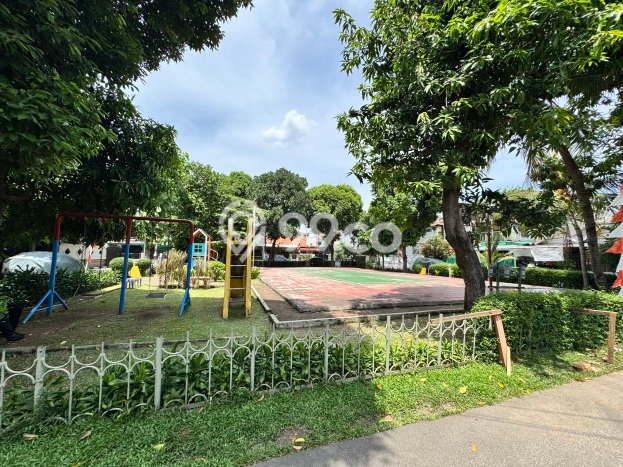 FEATURED! Rumah Asri area , LT 149m2m² Bangunan 260m2m² FEATURED! Rumah Asri area , LT 149m2m² Bangunan 260m2m²