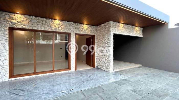 SIAP HUNI! Rumah Strategis di Cawang, LT 149m² Bangunan 195m² SIAP HUNI! Rumah Strategis di Cawang, LT 149m² Bangunan 195m²