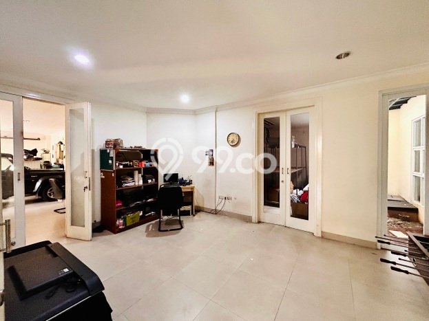 Rumah Modern 6 Kamar Terawat di Tebet, Dekat Pusat Perbelanjaan, Jakarta Selatan Rumah Modern 6 Kamar Terawat di Tebet, Dekat Pusat Perbelanjaan, Jakarta Selatan