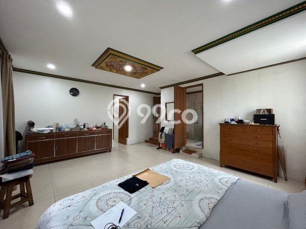 Siap Huni Hunian Elit 8 Kamar di Tebet Dekat ke Mana Saja Siap Huni Hunian Elit 8 Kamar di Tebet Dekat ke Mana Saja