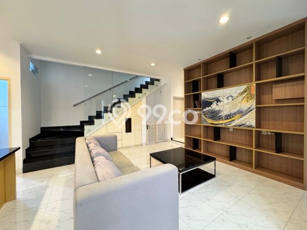 FEATURED! Rumah Asri area , LT 149m2m² Bangunan 260m2m² FEATURED! Rumah Asri area , LT 149m2m² Bangunan 260m2m²