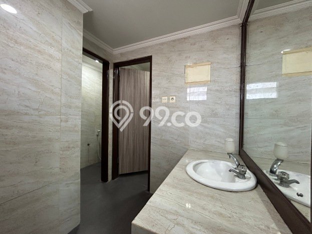 Kantor Dijual di Jakarta Timur LT 750m2 & LB 1350m2 Lokasi Terbaik! Kantor Dijual di Jakarta Timur LT 750m2 & LB 1350m2 Lokasi Terbaik!