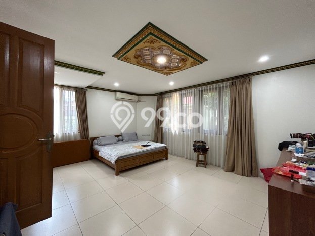 Siap Huni Hunian Elit 8 Kamar di Tebet Dekat ke Mana Saja Siap Huni Hunian Elit 8 Kamar di Tebet Dekat ke Mana Saja