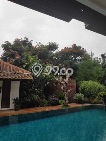 Rumah Elit Modern Tanpa Renovasi di Lembang Bandung Rumah Elit Modern Tanpa Renovasi di Lembang Bandung
