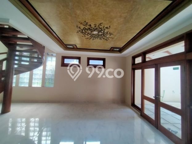 Jual Rumah Luas Megah Dengan View Cantik di Pejompongan, Jakarta Pusat Jual Rumah Luas Megah Dengan View Cantik di Pejompongan, Jakarta Pusat