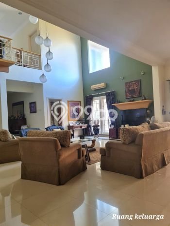 Jual Rumah Luas Elegan Dengan View Cantik di Bintaro, Tangerang Selatan Jual Rumah Luas Elegan Dengan View Cantik di Bintaro, Tangerang Selatan