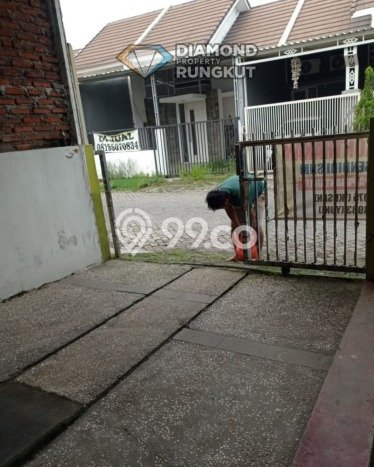 For Sale Hunian Rumah Terawat 2 Kamar di Sidoarjo, Surabaya For Sale Hunian Rumah Terawat 2 Kamar di Sidoarjo, Surabaya