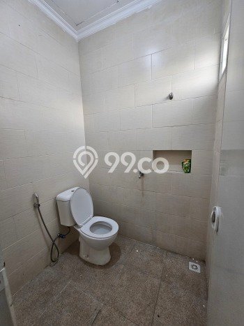 Dijual Rumah 4 Kamar Lokasi Strategis Nyaman dan Strategis di Waru Dijual Rumah 4 Kamar Lokasi Strategis Nyaman dan Strategis di Waru