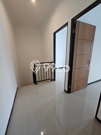 Dijual Rumah 4 Kamar Lokasi Strategis Nyaman dan Strategis di Waru Dijual Rumah 4 Kamar Lokasi Strategis Nyaman dan Strategis di Waru